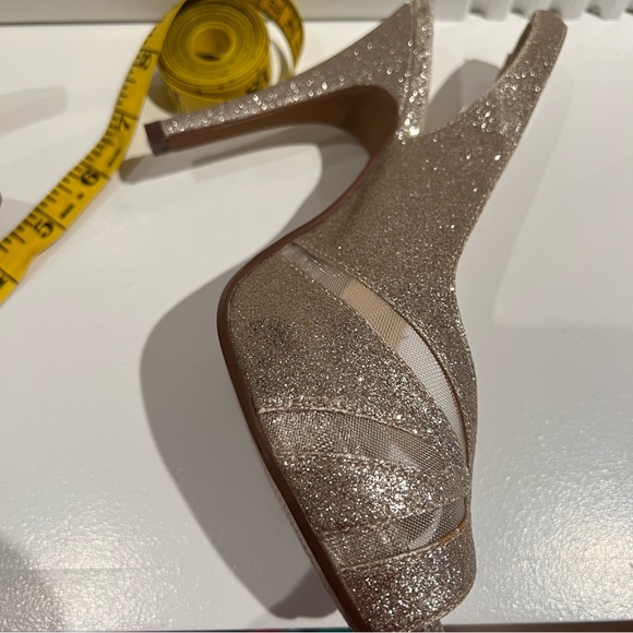 Lulu Townsend Gold Sparkle Heels Size 6 - Picture 8 of 11